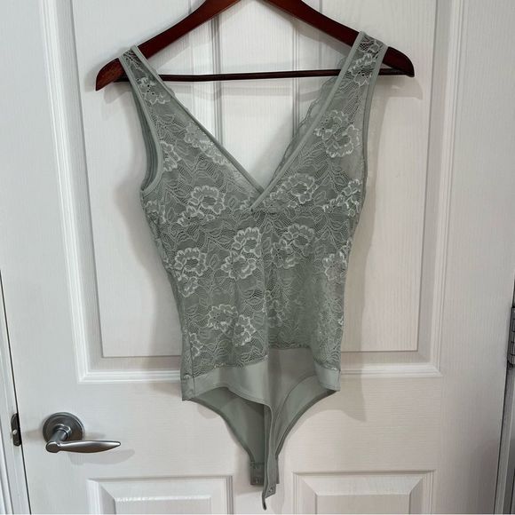 Dynamite mint green lace body suit size small - Picture 9 of 12